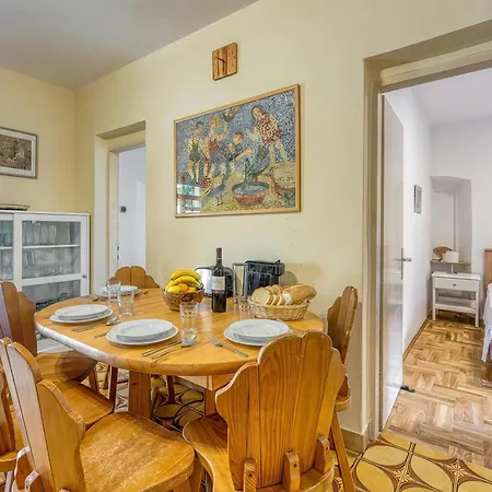 Old Bay Leave Town - Happy Appartement Mali Lošinj