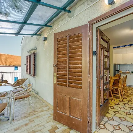 Apartamento Old Bay Leave Town - Happy Mali Lošinj