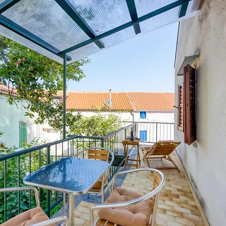 Old Bay Leave Town - Happy Апартаменты *