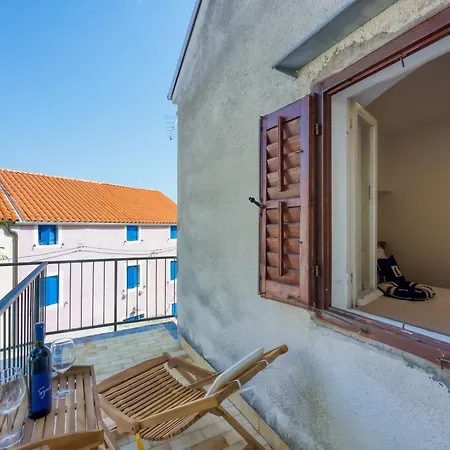 Апартаменты Old Bay Leave Town - Happy *